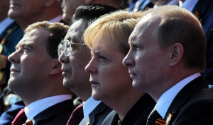 Russian President Dmitry Medvedev (L), C