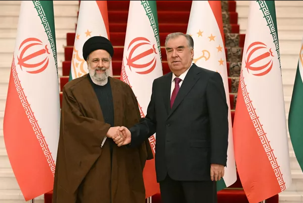 Встреча президента Таджикистана Эмомали Рахмона с его иранским визави Сайидом Ибрахимом Раиси