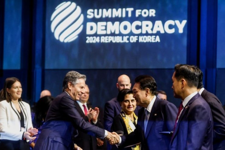 Третий «Саммит за демократию»: укрепление демократии или геополитическое маневрирование?