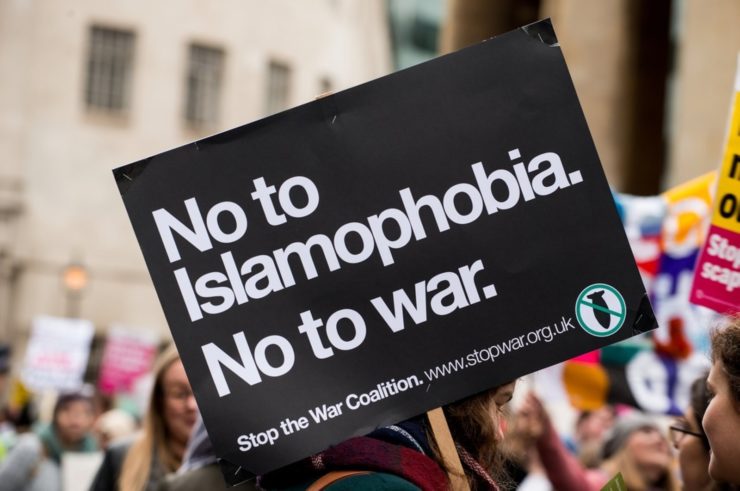 Разоблачение исламофобии: понимание коренных причин и поиск решений