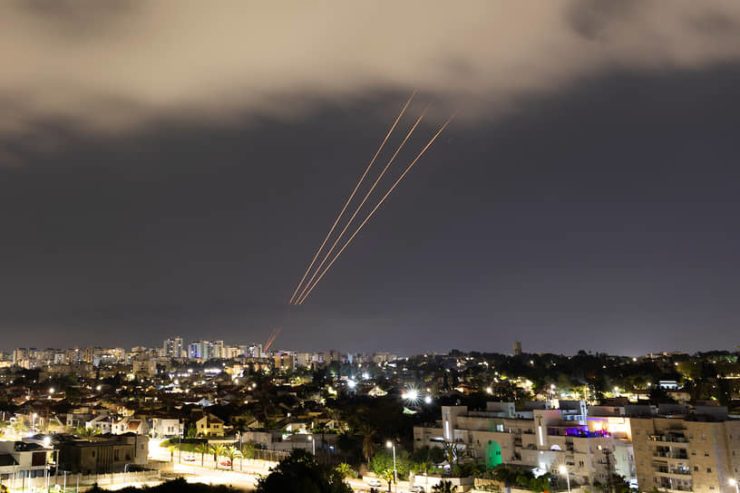 массированная воздушная атака на Израиль