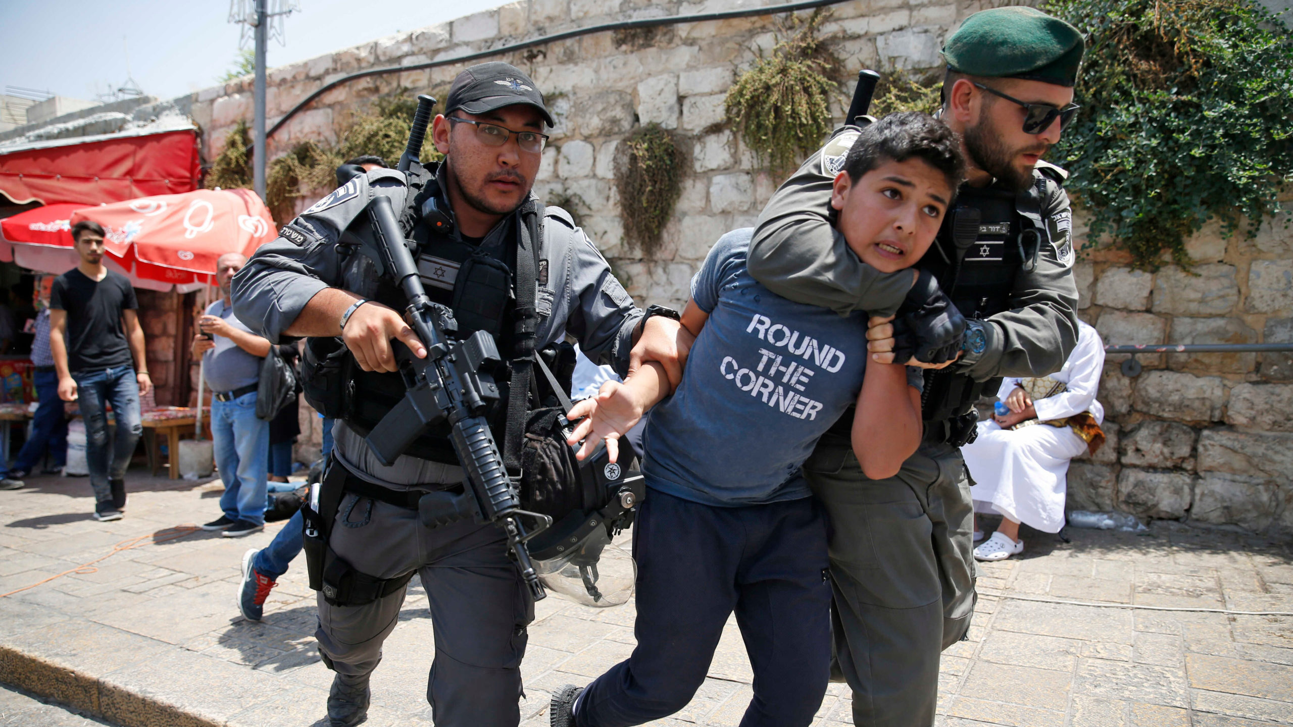 Israeli soldiers seized a child